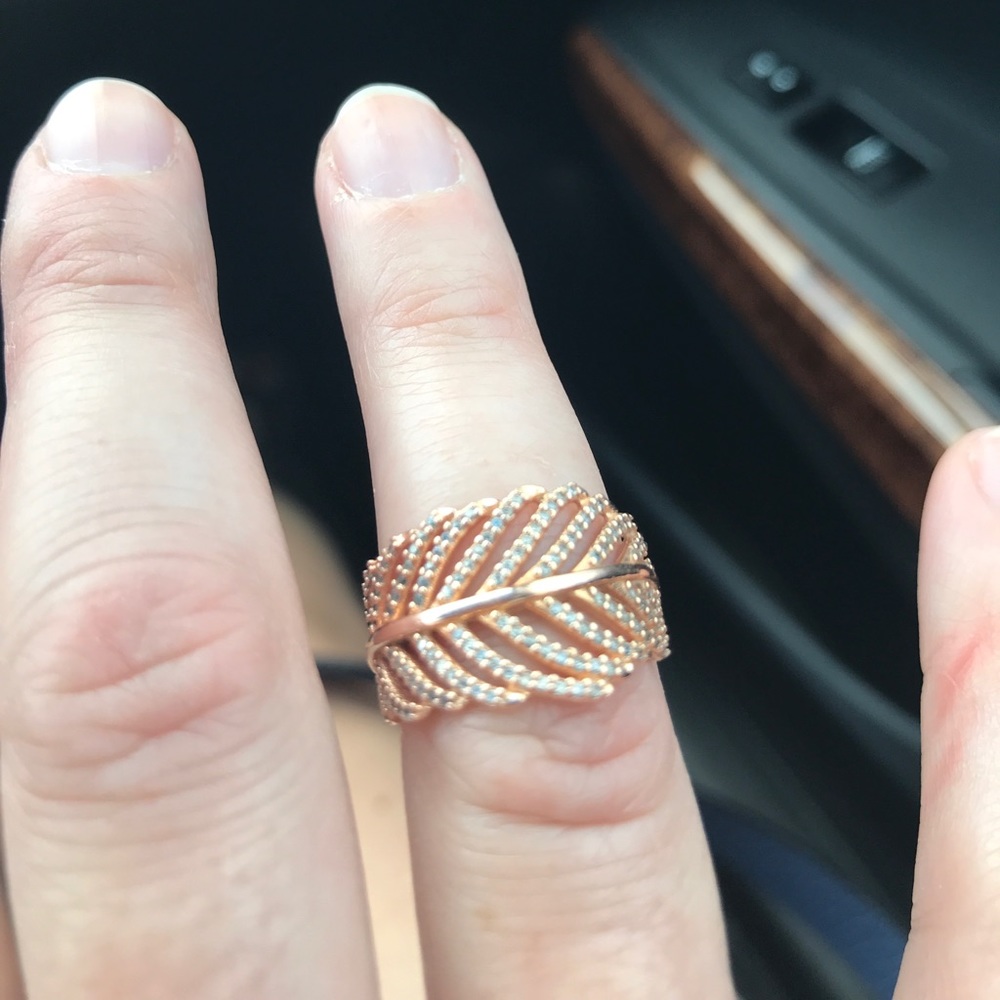 Authentic Pandora feather ring in rose gold